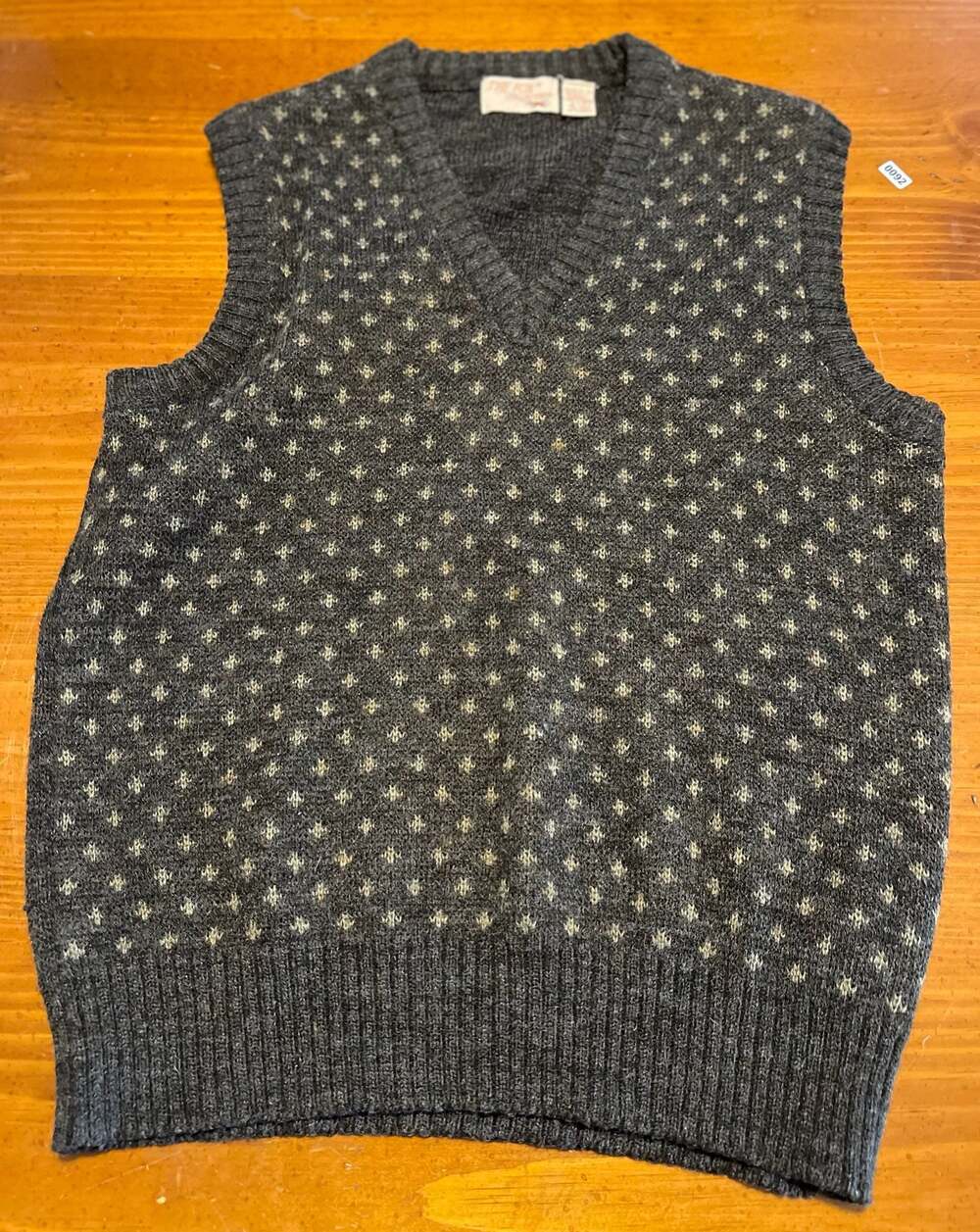 Vintage The Fox Collection Men's Gray Geometric Pattern V-Neck Sweater Vest